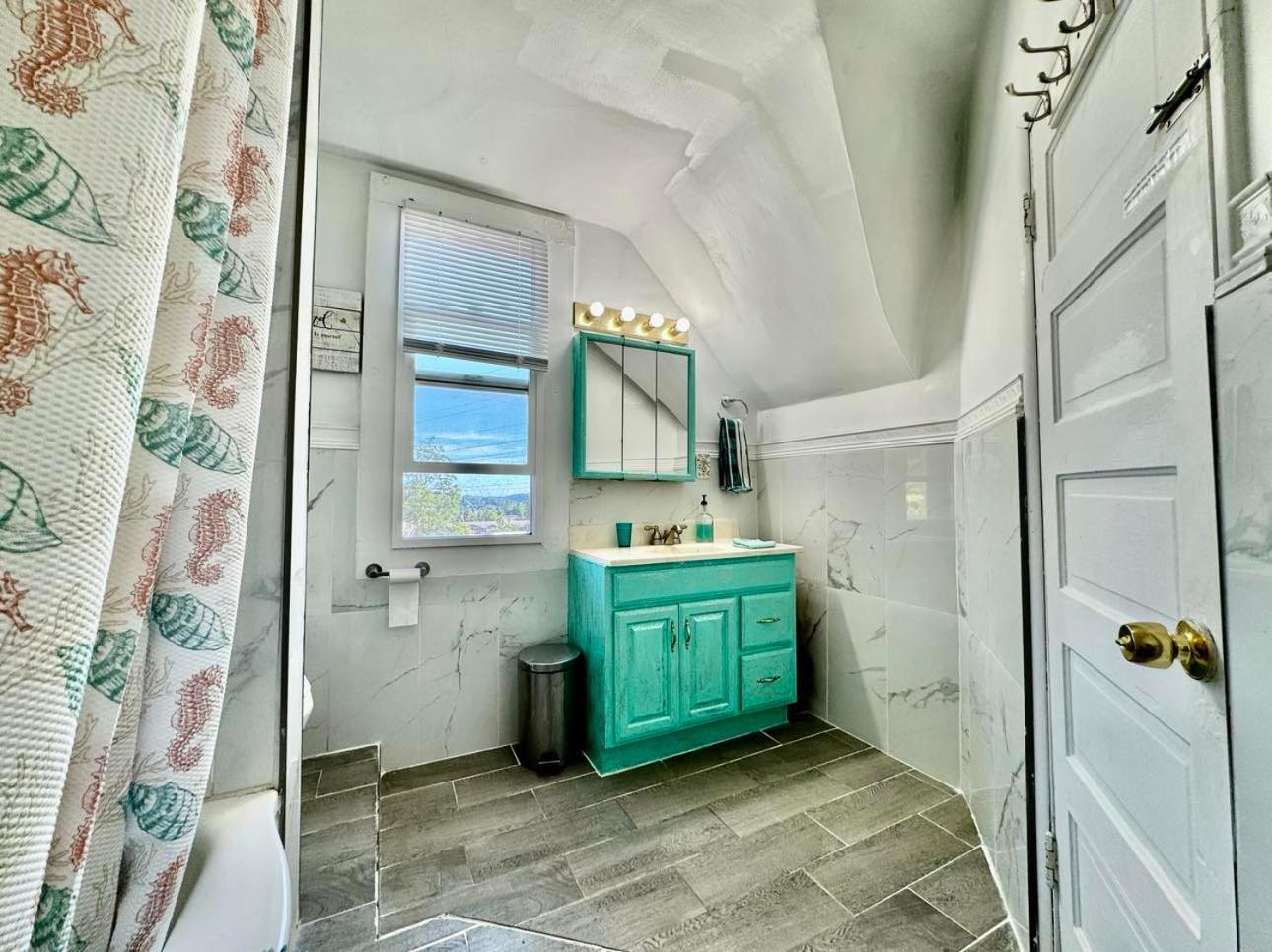 Tiny Private Room On The 1St Floor With Shared Bathroom Near Seatac Airport And Downtown Сиэтл Экстерьер фото