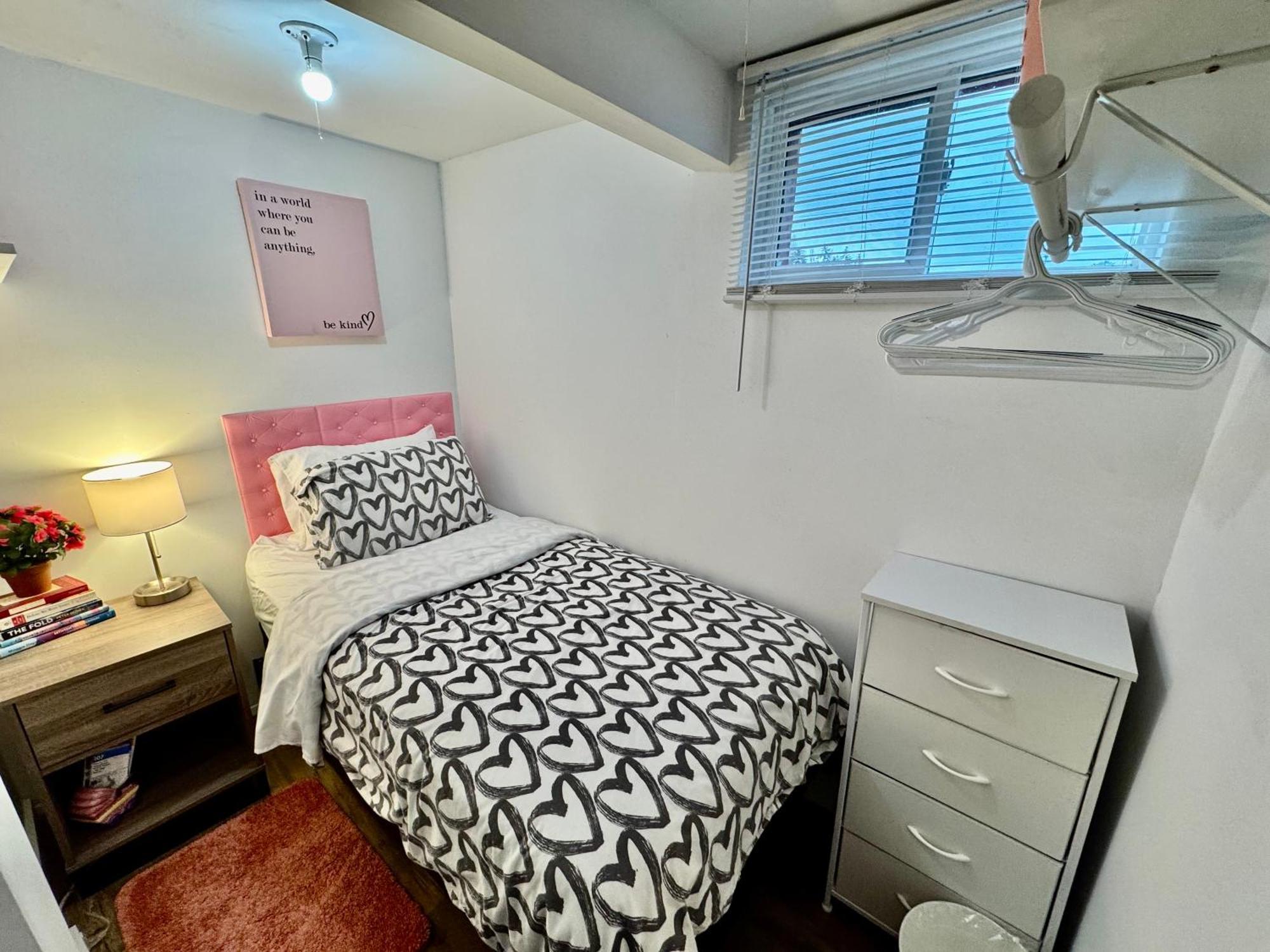 Tiny Private Room On The 1St Floor With Shared Bathroom Near Seatac Airport And Downtown Сиэтл Экстерьер фото