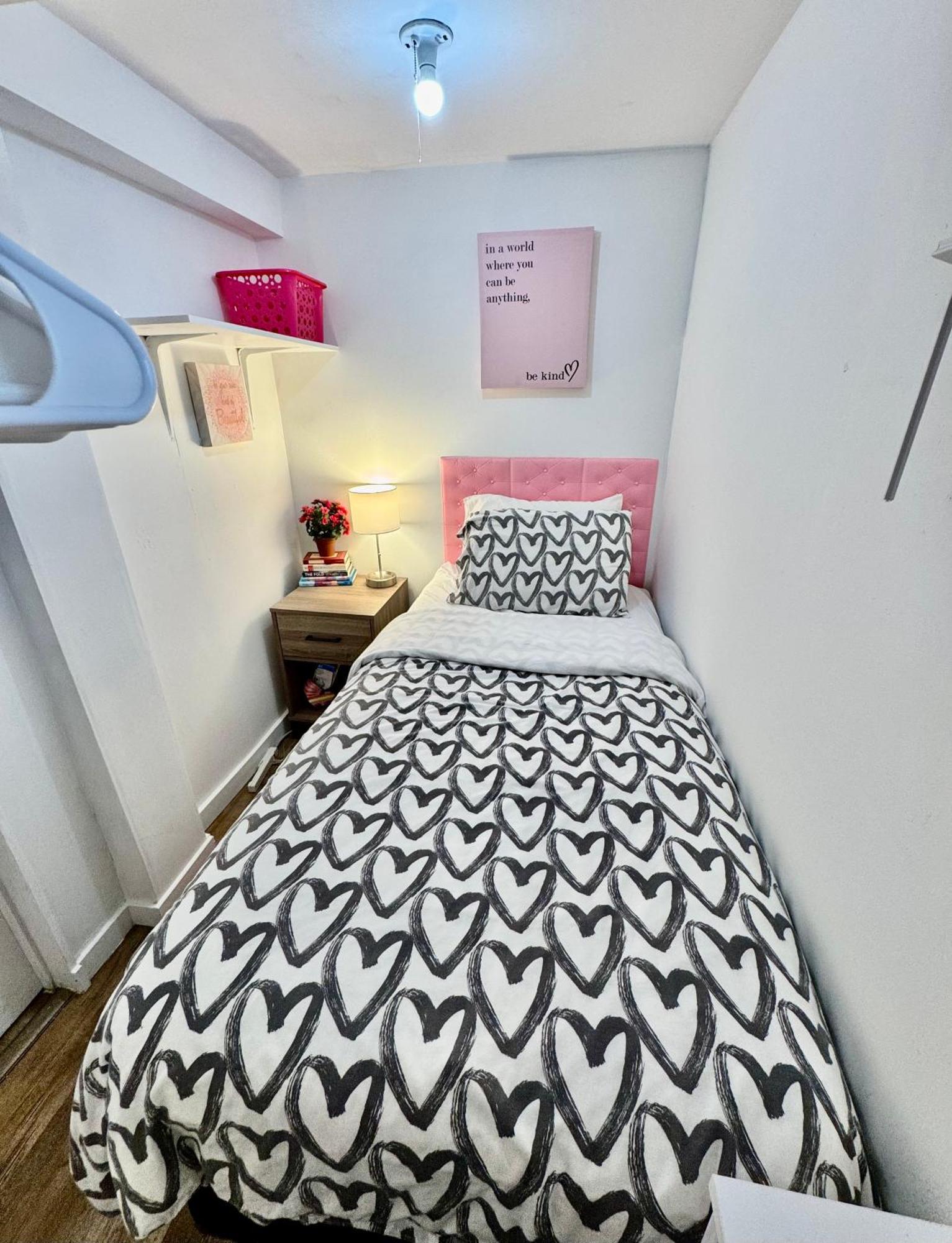 Tiny Private Room On The 1St Floor With Shared Bathroom Near Seatac Airport And Downtown Сиэтл Экстерьер фото
